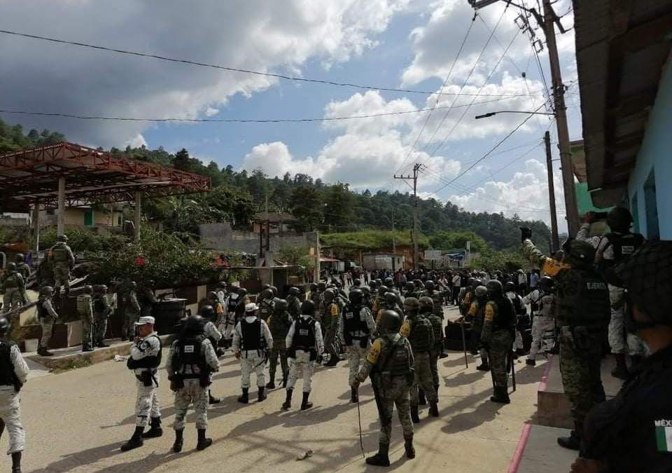 Elementos de la Guardia Nacional y de la Sedena en Pantelhó