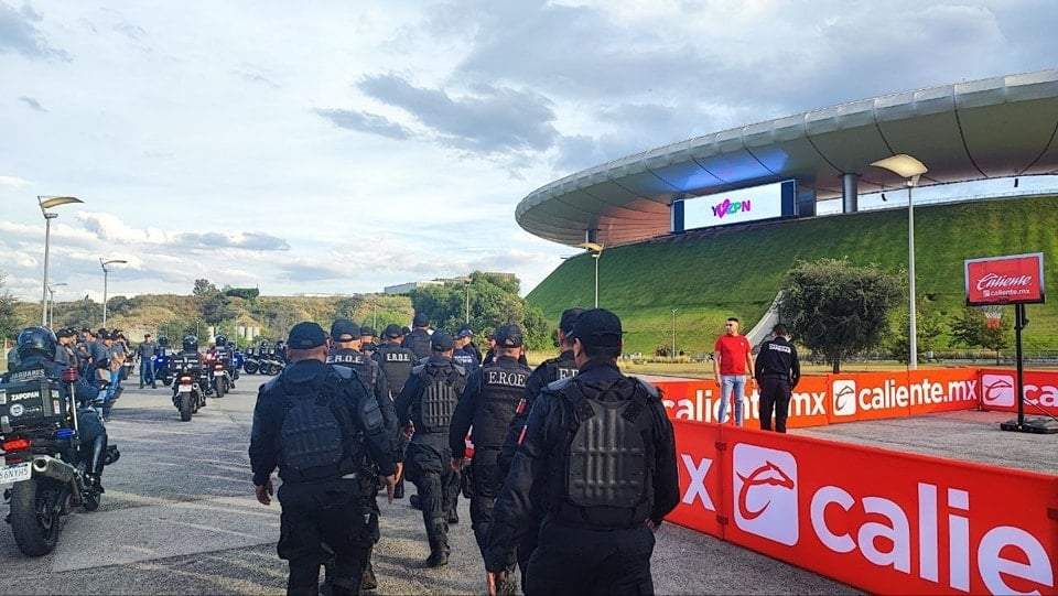 Operativo en el estadio Akron