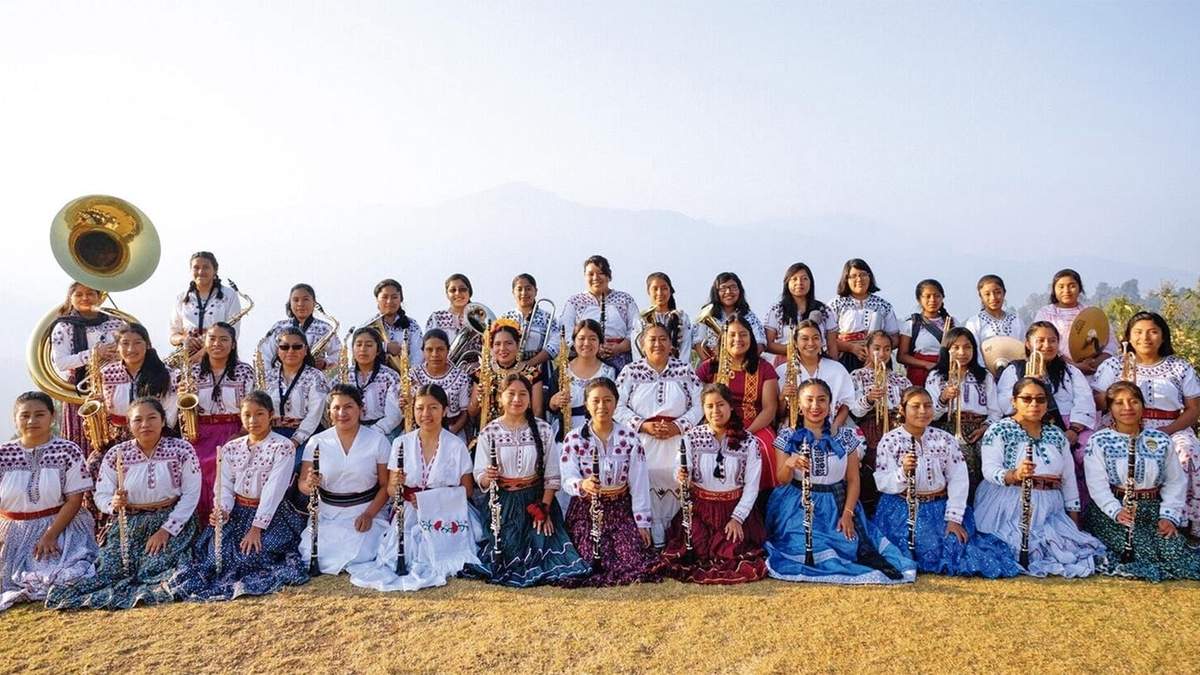 La Banda Femenil Regional Mujeres del Viento Florido