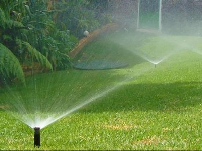 La municipalidad de Villa La Angostura fijó por decreto los horarios permitidos para el riego