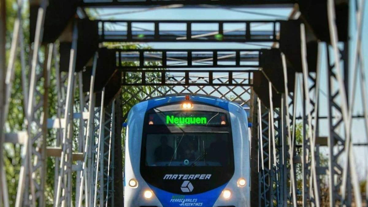El Tren del Valle vuelve a cruzar el Puente