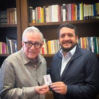 Rubén Rocha Moya se afilia a Morena; Andrés Manuel López Beltrán le entregó su credencial