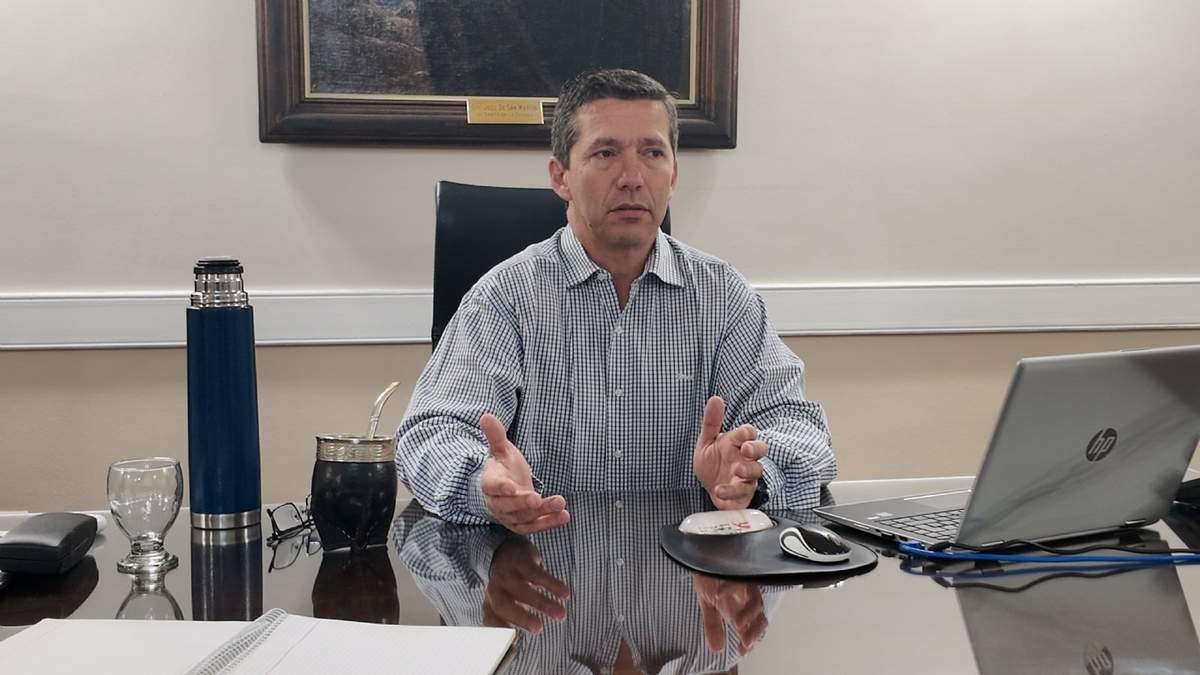 El presidente de la Cámara de Diputados de Mendoza, Andrés Lombardi, recibió a El Medio en su despacho.