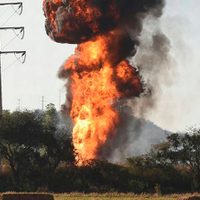 Explota ducto de Pemex en Irapuato; el fuego alcanza a presunto huachicolero