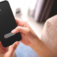 Cuidado: la impactante razón por la que deberías apagar tu teléfono celular, al menos, una vez a la semana
