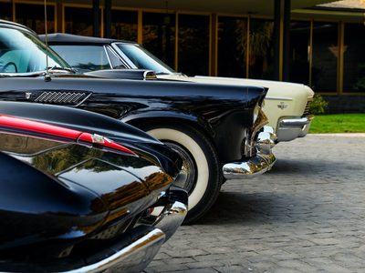 Por primera vez, llegan a la Argentina la Ferrari Testarossa negra de Diego Maradona y otros autos icónicos