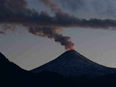 Incrementan el nivel de alerta técnico por aumento de la actividad interna del volcán Villarrica
