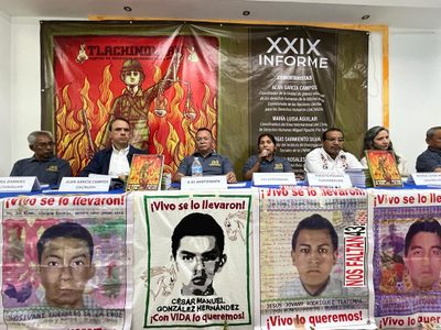 AMLO quiere imponer versión que le da el Ejército en caso Ayotzinapa: Tlachinollan