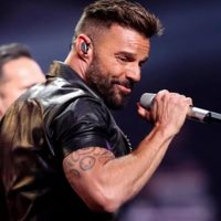 ¡Lloren chicas! Ángel de Brito mandó al frente a Ricky Martin y revolucionó las redes