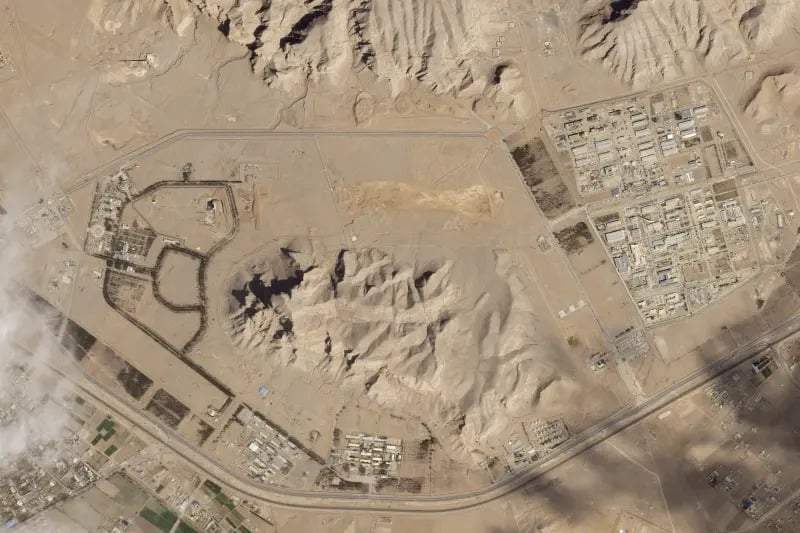Esta imagen satelital de Planet Labs PBC muestra el sitio nuclear de Irán en Isfahán, Irán, el 4 de abril de 2024.