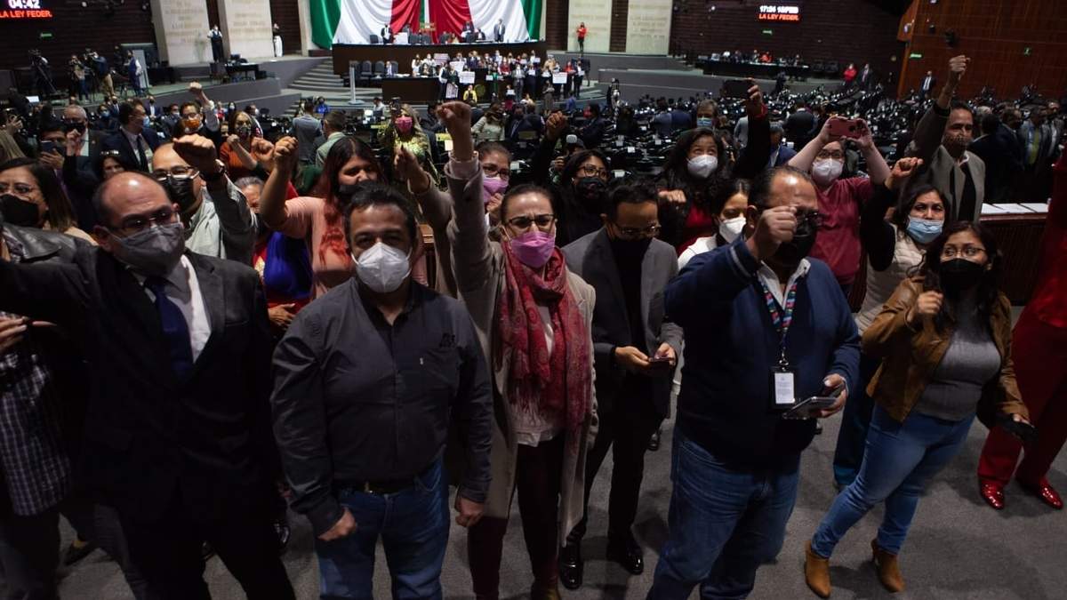 Protestan periodistas en la Cámara de Diputados