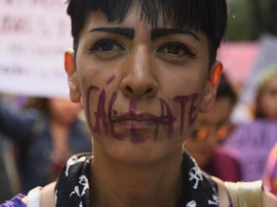 Marcha #DíaDeLaMujer: alzan la voz por violencia, refugios, estancias, aborto… y Lilly Téllez