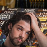 Indignante: influencer argentino usó los libros de "Harry Potter" para una excesiva broma