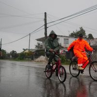 El huracán Ian se transforma a categoría tres y llega a Cuba