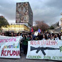 'Mi hijo fue sometido y golpeado hasta el delirio”, denuncia madre de Marco Antonio tras marcha a Rectoría