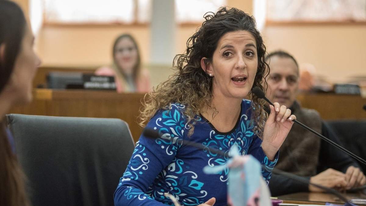 La concejal, Ana Servidio, espondió a las acusaciones. Fuente: (Twitter)