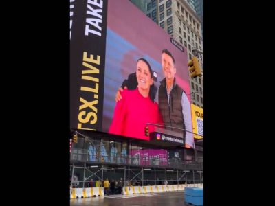 Difunden imágenes de Claudia Sheinbaum en Times Square; “no sabía”, dice la morenista