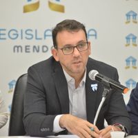 "La estudiante tiene un buen rendimiento académico"