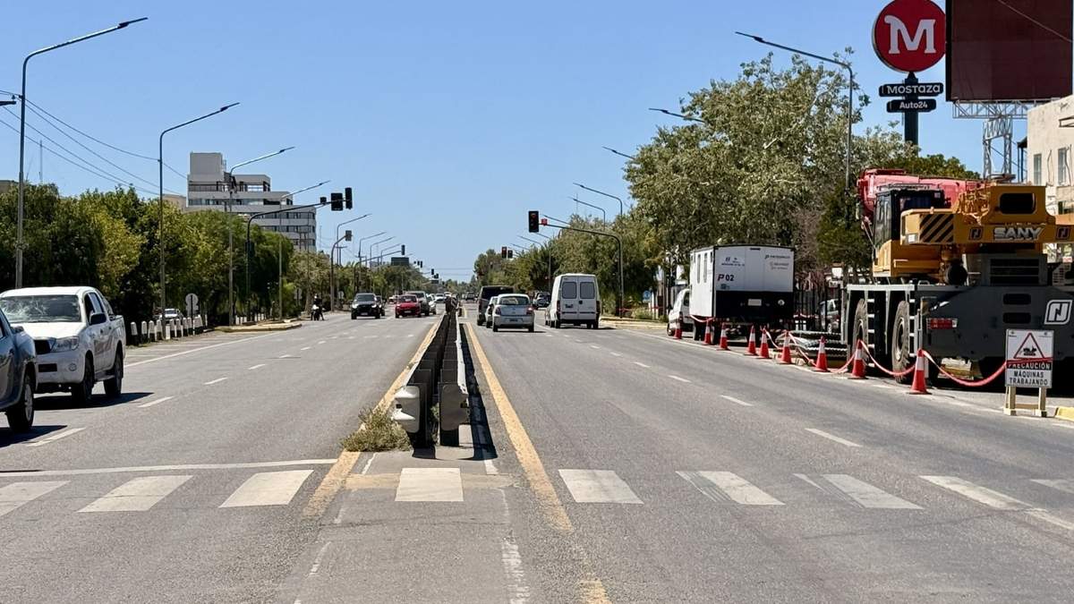 Comenzaron a trabajar sobre la Avenida Mosconi. Fuente: (X)