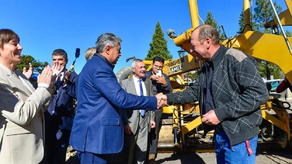 Rolando Figueroa presidió el acto aniversario de Caviahue-Copahue. Fuente (Neuquén Informa)