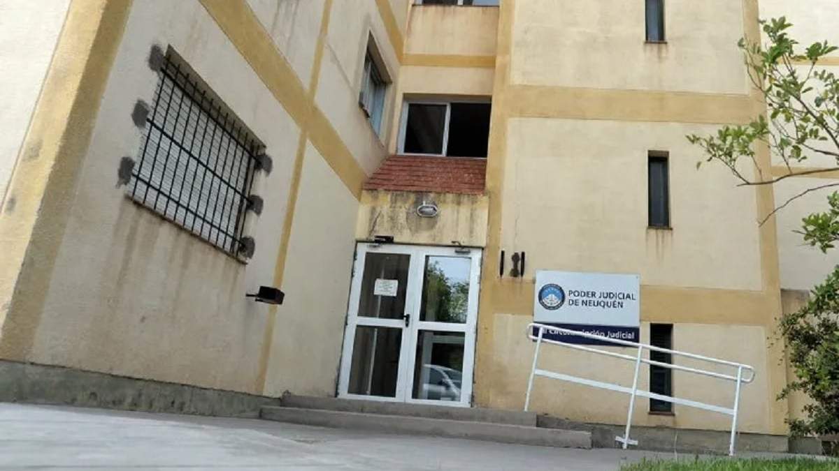 La III Circunscripción Judicial funciona en un edificio de departamentos reacondicionado para oficinas. Fuente (X)