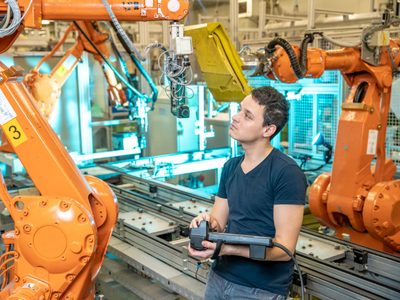 La importancia de la industria preocupa tras caer un 6,8% por la falta de consumo