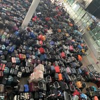 Miles de maletas acumuladas desatan caos en el aeropuerto Heathrow de Londres