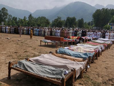 Inundaciones en Pakistán dejan al menos 220 muertos; advierten más lluvias