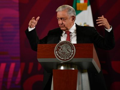 Empresarios que no pagan impuestos son “cretinos” y “caraduras”: AMLO