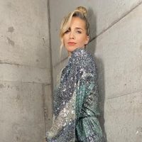En primer plano y con un vestidito rojo, Soledad Fandiño excedió todos los límites de la belleza