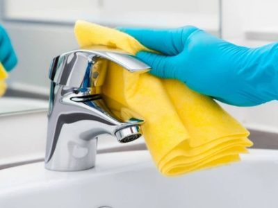 Como lo hacían las abuelas: el truco para eliminar las manchas de óxido y cal de tus griferías en 5 minutos