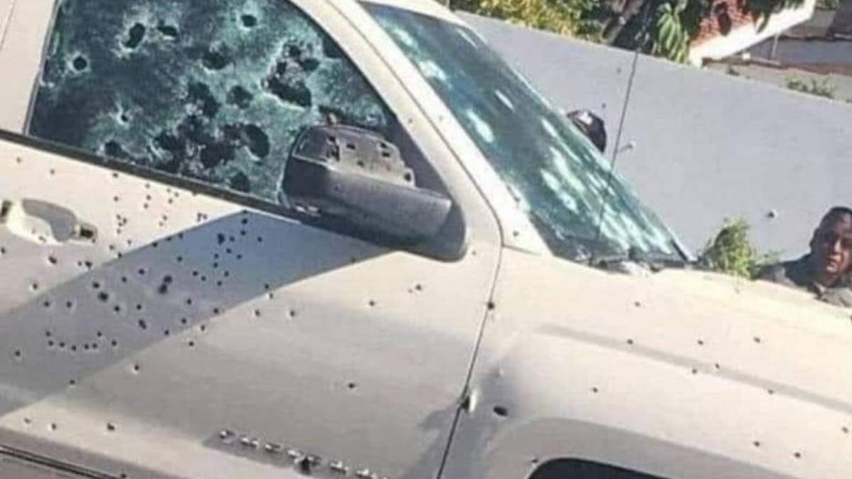 Una de las camionetas baleadas en el municipio de Frontera Comalapa