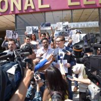 Las multas del INE no la detienen, dice Chertorivski sobre Sheinbaum y presenta otra queja