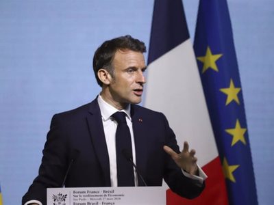 Macron pide "desmantelar" los aranceles de Trump: "No tiene sentido estar divididos entre aliados"