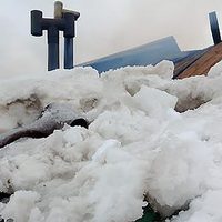 Buscan soluciones alternativas para el alumnado de la escuela incendiada en Caviahue