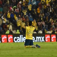 América se impone en el "Clásico Nacional" al derrotar 1-0 a las Chivas (Videos)
