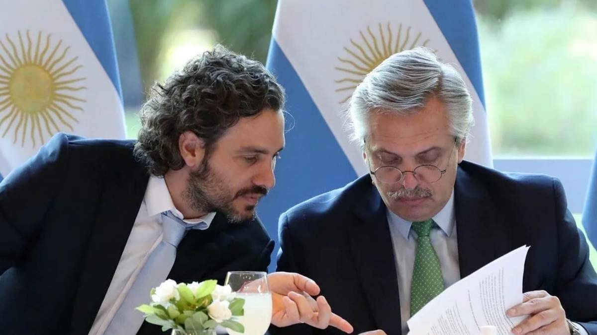 Santiago Cafiero y Alberto Fernández. Fuente: (Twitter)