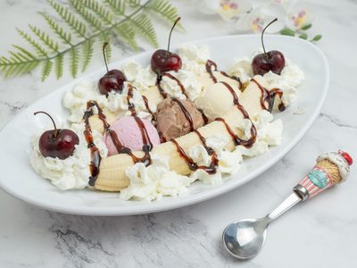 Banana split en versión postre: la receta fácil y rápida para sorprender en Pascua