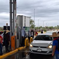 CNTE toma casetas en Morelos durante jornada nacional de movilización