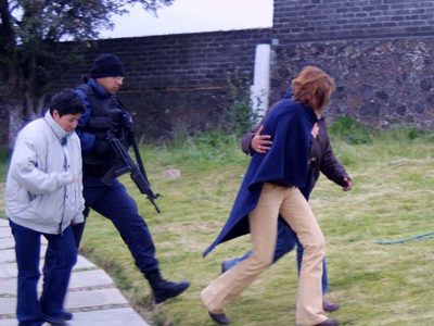 Televisa y TV Azteca pretendieron lavar su complicidad en el caso Cassez-Vallarta