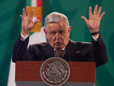 AMLO responde a Enrique Krauze, la política es "hacer historia"