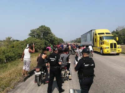 Detienen a 11 personas en Tabasco por intento de saqueo