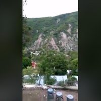 Al menos 800 nuevos desplazados en El Naranjo, Guerrero, por choque de grupos armados (Video)