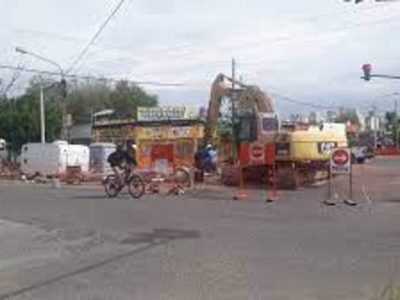 Una de las calles principales en el oeste de la capital estará cerrada por una obra cloacal