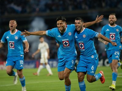 Cruz Azul vence a Tigres y jugará contra Whitecaps la final de la Concacaf