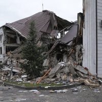 El conflicto en Nagorno Karabaj ya desplazó a la mitad de su población: los combates no cesan