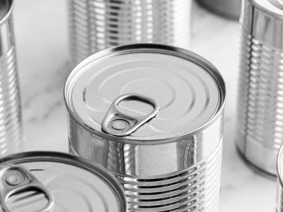 Si encontrás este tipo de latas, no las tires: creá este hermoso contenedor con efecto envejecido