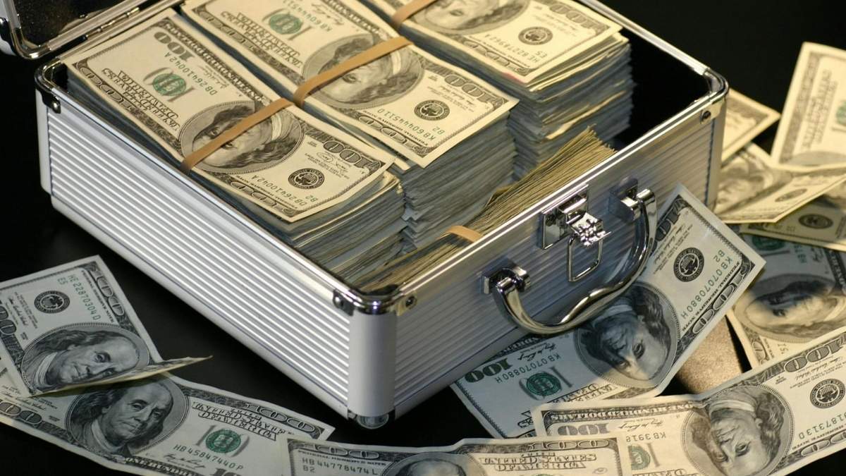 Un error en una transacción bancaria generó un movimiento de 81 billones de dólares a la cuenta de un cliente antes de ser corregido.