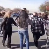Tras "guerra de los pasteles" de Costco, revendedores casi triplican su precio