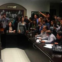 Inconformes por el gasolinazo, en Sonora obligan a diputados a responder demandas